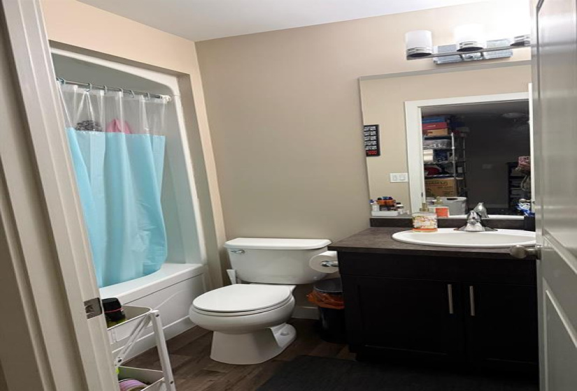 409 Pandora, 3 Bedrooms Bedrooms, 10 Rooms Rooms,2 BathroomsBathrooms,Condominium,For Sale,Pandora