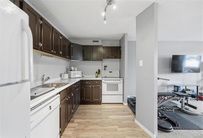 225 Princeton, 1 Bedroom Bedrooms, 5 Rooms Rooms,1 BathroomBathrooms,Condominium,For Sale,Princeton