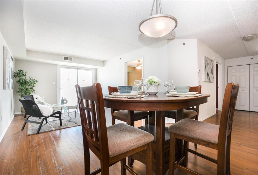 500 Tache, 2 Bedrooms Bedrooms, 6 Rooms Rooms,1 BathroomBathrooms,Condominium,For Sale,Tache