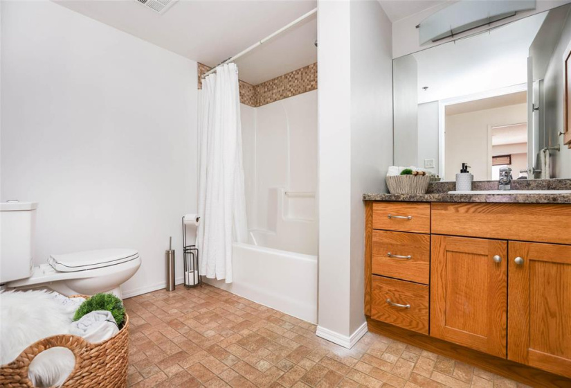 500 Tache, 2 Bedrooms Bedrooms, 6 Rooms Rooms,1 BathroomBathrooms,Condominium,For Sale,Tache