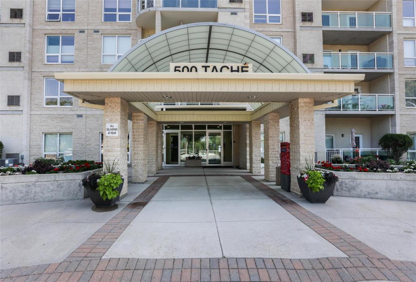 500 Tache, 2 Bedrooms Bedrooms, 6 Rooms Rooms,1 BathroomBathrooms,Condominium,For Sale,Tache