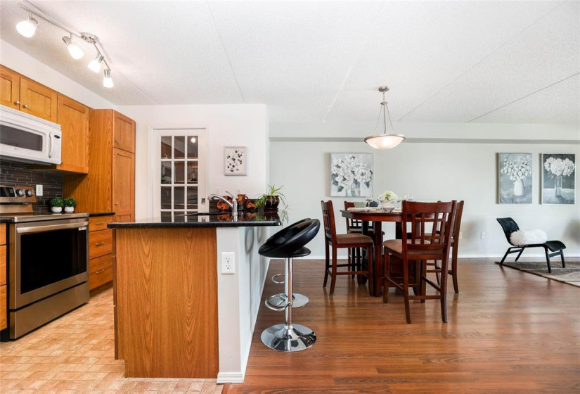 500 Tache, 2 Bedrooms Bedrooms, 6 Rooms Rooms,1 BathroomBathrooms,Condominium,For Sale,Tache