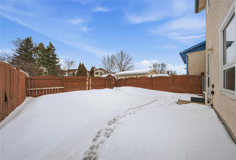 627 Novavista, 3 Bedrooms Bedrooms, 10 Rooms Rooms,1 BathroomBathrooms,Residential,For Sale,Novavista