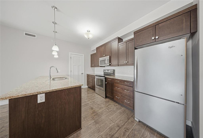 89 Creek Bend, 2 Bedrooms Bedrooms, 8 Rooms Rooms,2 BathroomsBathrooms,Condominium,For Sale,Creek Bend