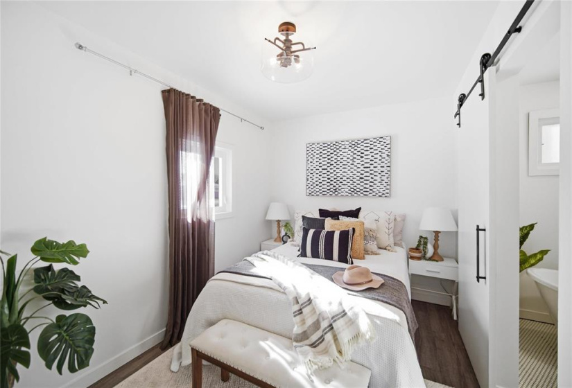 1321 Rosemount, 2 Bedrooms Bedrooms, 7 Rooms Rooms,2 BathroomsBathrooms,Residential,For Sale,Rosemount