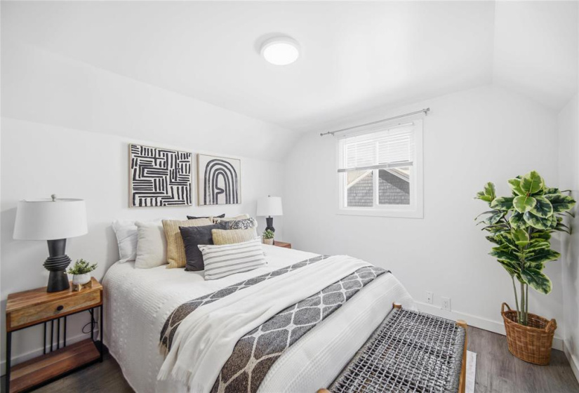 1321 Rosemount, 2 Bedrooms Bedrooms, 7 Rooms Rooms,2 BathroomsBathrooms,Residential,For Sale,Rosemount