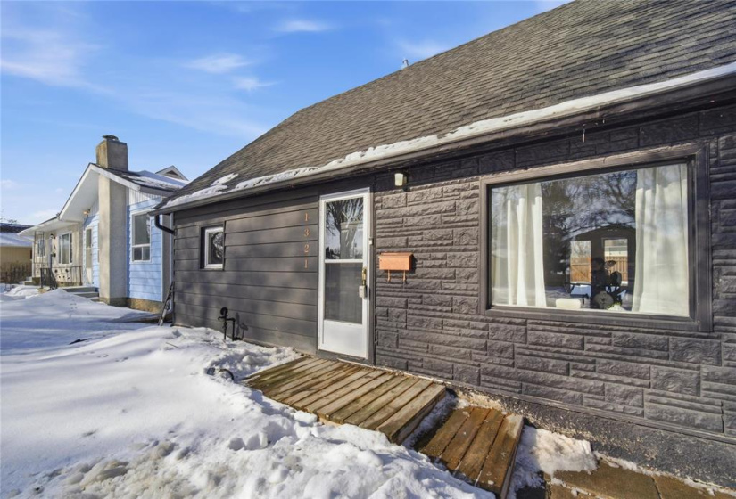 1321 Rosemount, 2 Bedrooms Bedrooms, 7 Rooms Rooms,2 BathroomsBathrooms,Residential,For Sale,Rosemount