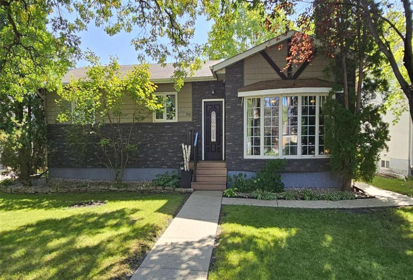 116 Handyside, 3 Bedrooms Bedrooms, 9 Rooms Rooms,2 BathroomsBathrooms,Residential,For Sale,Handyside