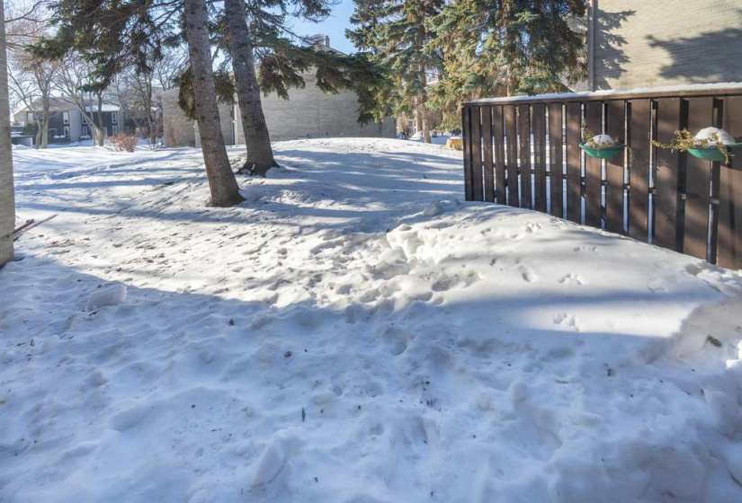 1 Snow, 3 Bedrooms Bedrooms, 10 Rooms Rooms,1 BathroomBathrooms,Condominium,For Sale,Snow