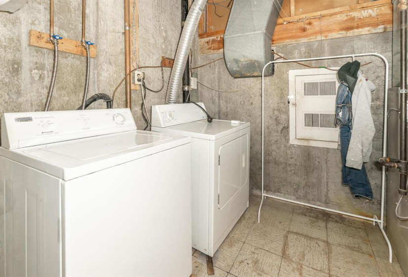 1 Snow, 3 Bedrooms Bedrooms, 10 Rooms Rooms,1 BathroomBathrooms,Condominium,For Sale,Snow