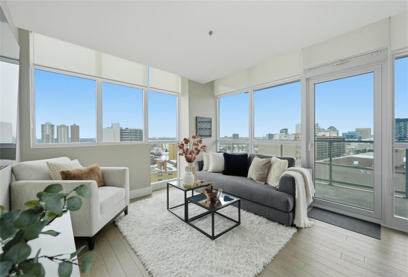 390 Assiniboine, 2 Bedrooms Bedrooms, 6 Rooms Rooms,2 BathroomsBathrooms,Condominium,For Sale,Assiniboine