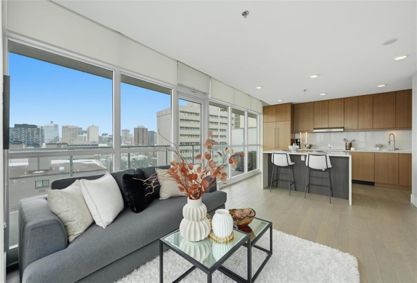 390 Assiniboine, 2 Bedrooms Bedrooms, 6 Rooms Rooms,2 BathroomsBathrooms,Condominium,For Sale,Assiniboine