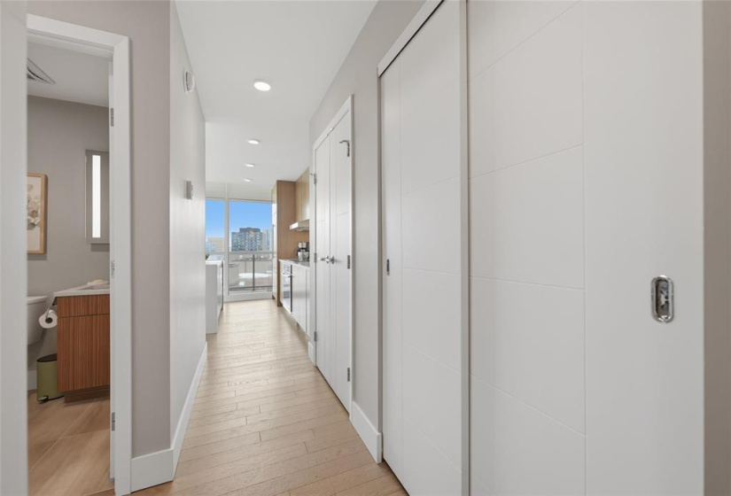 390 Assiniboine, 2 Bedrooms Bedrooms, 6 Rooms Rooms,2 BathroomsBathrooms,Condominium,For Sale,Assiniboine