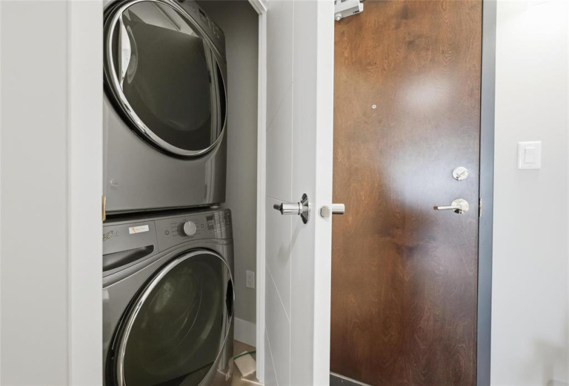 390 Assiniboine, 2 Bedrooms Bedrooms, 6 Rooms Rooms,2 BathroomsBathrooms,Condominium,For Sale,Assiniboine