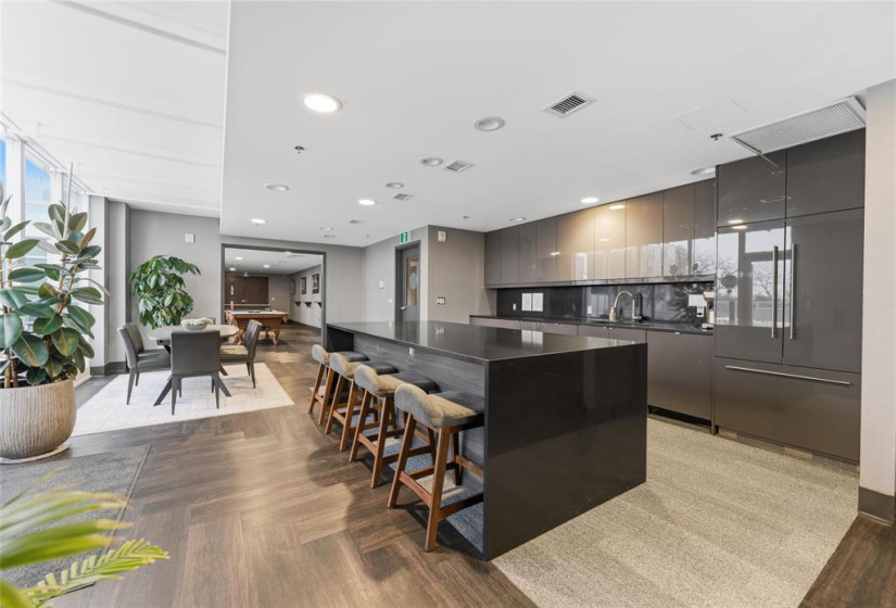 390 Assiniboine, 2 Bedrooms Bedrooms, 6 Rooms Rooms,2 BathroomsBathrooms,Condominium,For Sale,Assiniboine