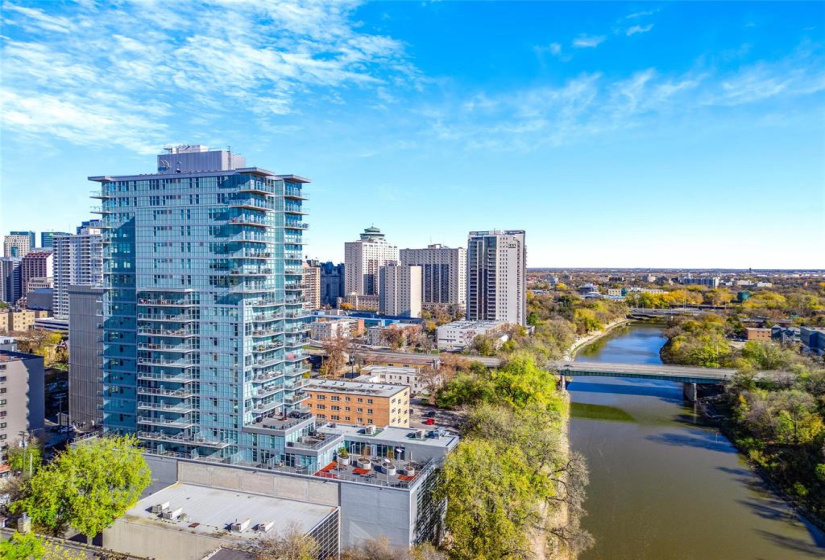 390 Assiniboine, 2 Bedrooms Bedrooms, 6 Rooms Rooms,2 BathroomsBathrooms,Condominium,For Sale,Assiniboine