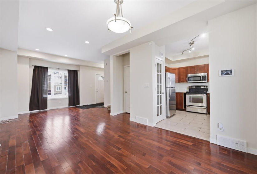 859 Beach, 3 Bedrooms Bedrooms, 9 Rooms Rooms,1 BathroomBathrooms,Residential,For Sale,Beach