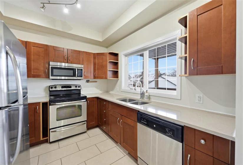 859 Beach, 3 Bedrooms Bedrooms, 9 Rooms Rooms,1 BathroomBathrooms,Residential,For Sale,Beach