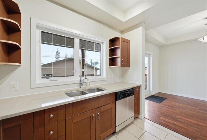 859 Beach, 3 Bedrooms Bedrooms, 9 Rooms Rooms,1 BathroomBathrooms,Residential,For Sale,Beach