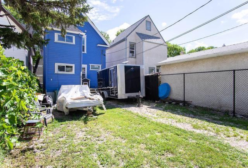 788 Beverley, 3 Bedrooms Bedrooms, 9 Rooms Rooms,2 BathroomsBathrooms,Residential,For Sale,Beverley