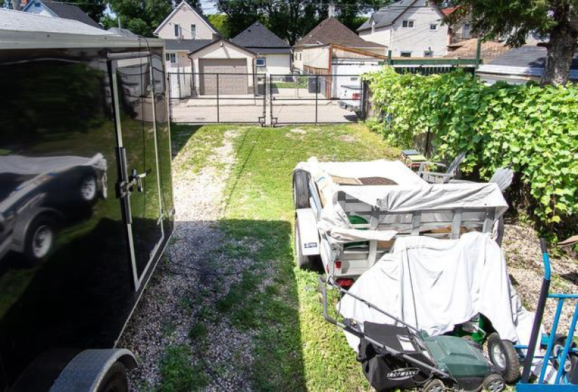 788 Beverley, 3 Bedrooms Bedrooms, 9 Rooms Rooms,2 BathroomsBathrooms,Residential,For Sale,Beverley