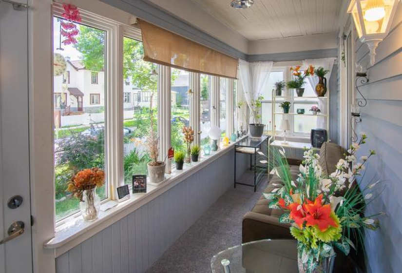 788 Beverley, 3 Bedrooms Bedrooms, 9 Rooms Rooms,2 BathroomsBathrooms,Residential,For Sale,Beverley