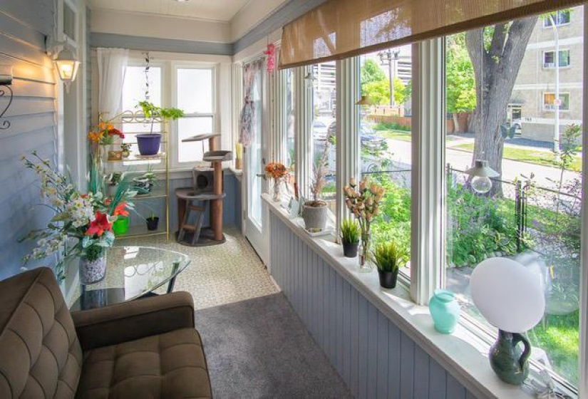 788 Beverley, 3 Bedrooms Bedrooms, 9 Rooms Rooms,2 BathroomsBathrooms,Residential,For Sale,Beverley