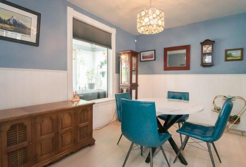 788 Beverley, 3 Bedrooms Bedrooms, 9 Rooms Rooms,2 BathroomsBathrooms,Residential,For Sale,Beverley