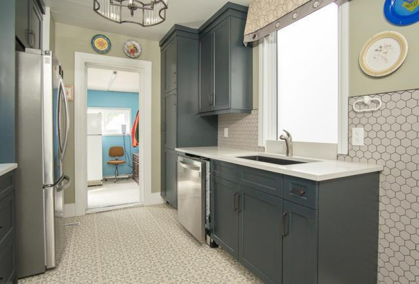 788 Beverley, 3 Bedrooms Bedrooms, 9 Rooms Rooms,2 BathroomsBathrooms,Residential,For Sale,Beverley