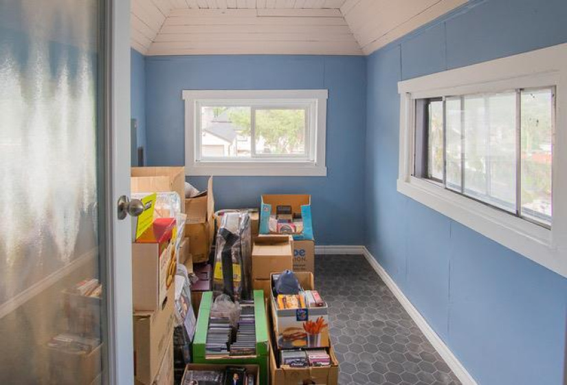 788 Beverley, 3 Bedrooms Bedrooms, 9 Rooms Rooms,2 BathroomsBathrooms,Residential,For Sale,Beverley