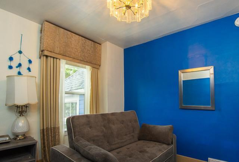 788 Beverley, 3 Bedrooms Bedrooms, 9 Rooms Rooms,2 BathroomsBathrooms,Residential,For Sale,Beverley