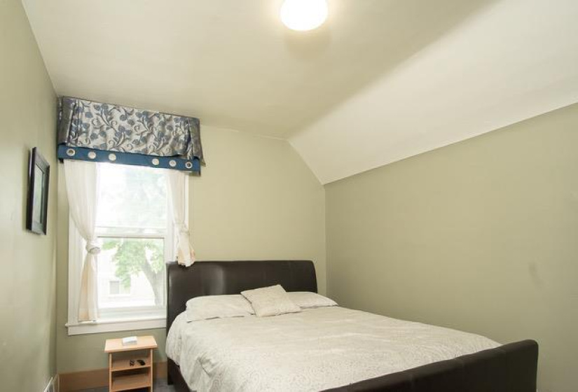 788 Beverley, 3 Bedrooms Bedrooms, 9 Rooms Rooms,2 BathroomsBathrooms,Residential,For Sale,Beverley