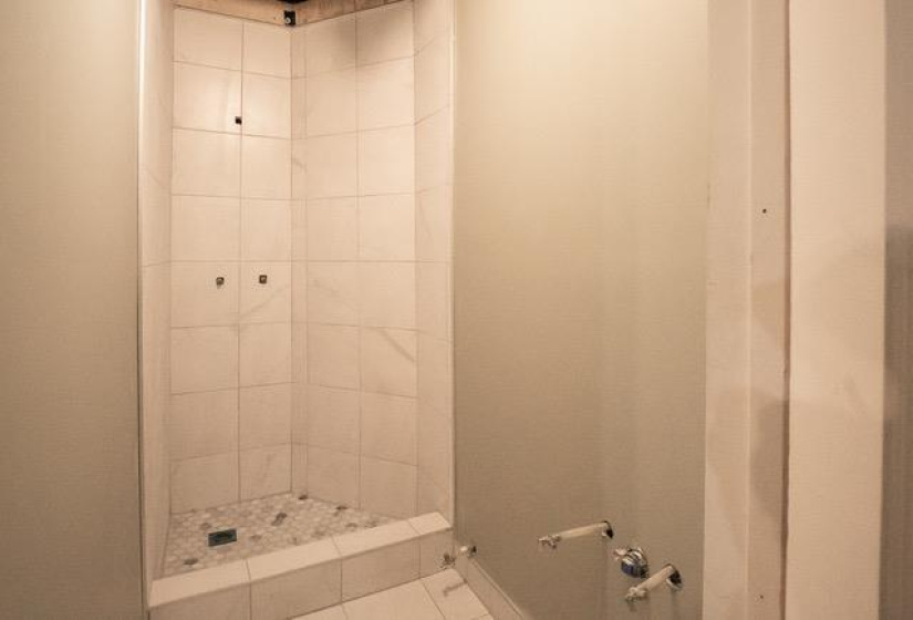 788 Beverley, 3 Bedrooms Bedrooms, 9 Rooms Rooms,2 BathroomsBathrooms,Residential,For Sale,Beverley