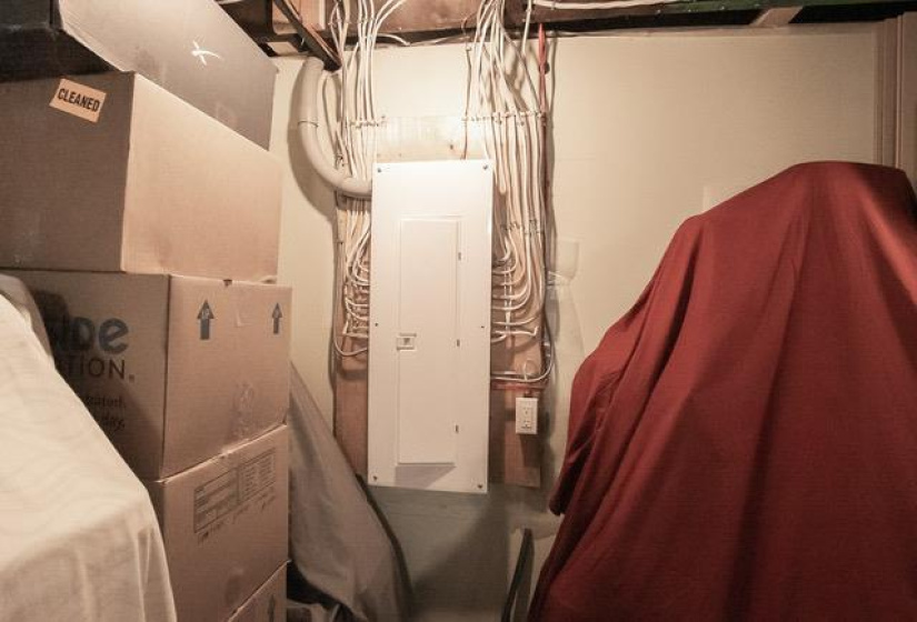 788 Beverley, 3 Bedrooms Bedrooms, 9 Rooms Rooms,2 BathroomsBathrooms,Residential,For Sale,Beverley