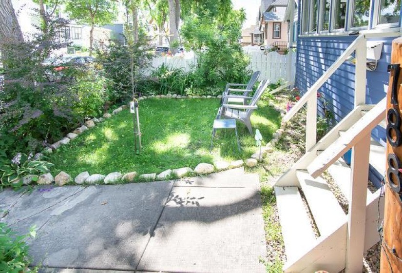 788 Beverley, 3 Bedrooms Bedrooms, 9 Rooms Rooms,2 BathroomsBathrooms,Residential,For Sale,Beverley