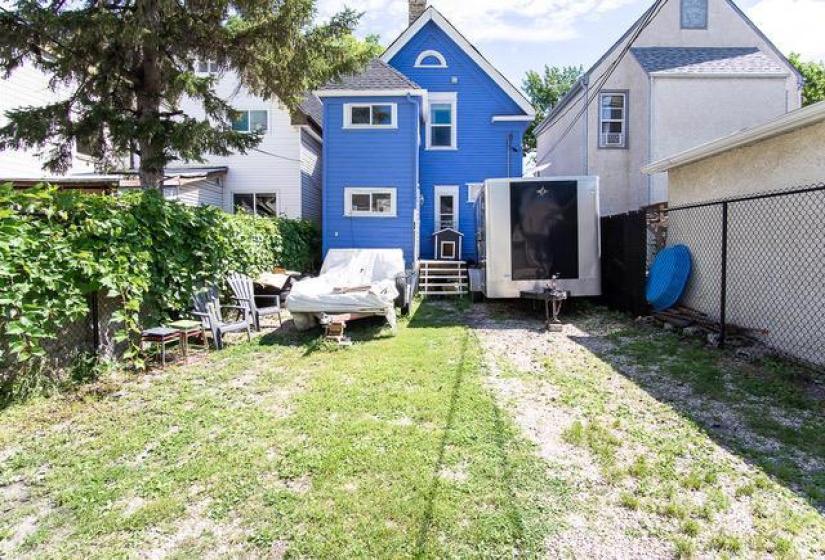 788 Beverley, 3 Bedrooms Bedrooms, 9 Rooms Rooms,2 BathroomsBathrooms,Residential,For Sale,Beverley