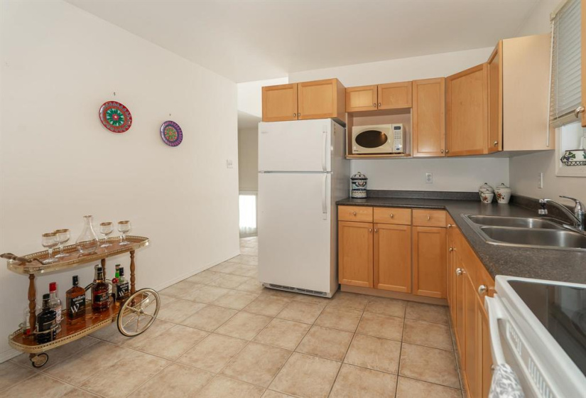 565 Trent, 2 Bedrooms Bedrooms, 8 Rooms Rooms,1 BathroomBathrooms,Residential,For Sale,Trent