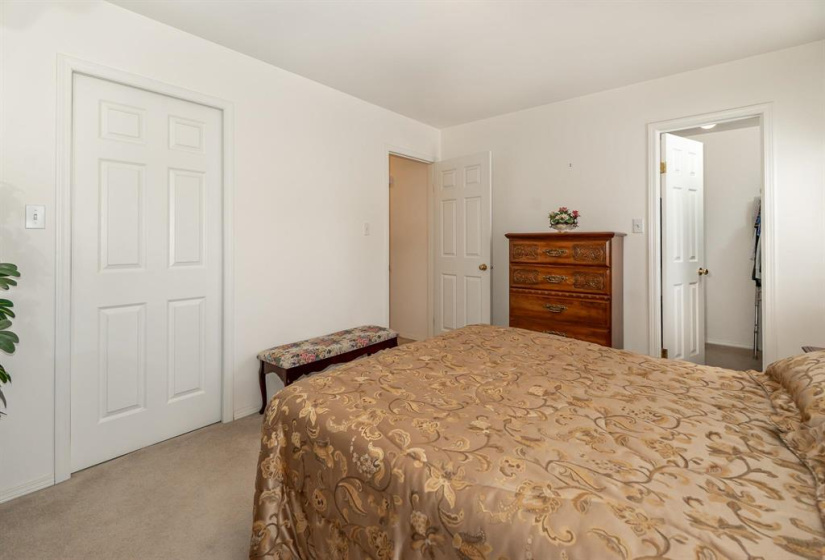 565 Trent, 2 Bedrooms Bedrooms, 8 Rooms Rooms,1 BathroomBathrooms,Residential,For Sale,Trent