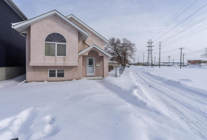 565 Trent, 2 Bedrooms Bedrooms, 8 Rooms Rooms,1 BathroomBathrooms,Residential,For Sale,Trent