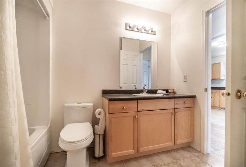 565 Trent, 2 Bedrooms Bedrooms, 8 Rooms Rooms,1 BathroomBathrooms,Residential,For Sale,Trent