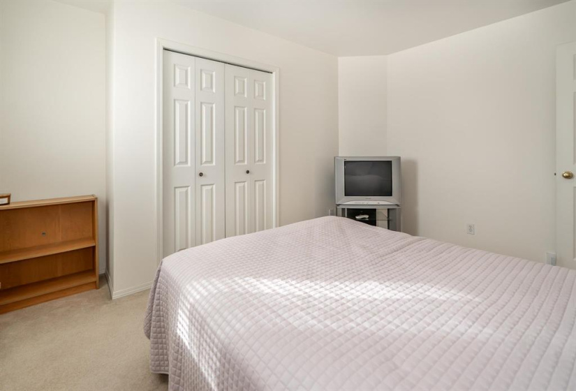 565 Trent, 2 Bedrooms Bedrooms, 8 Rooms Rooms,1 BathroomBathrooms,Residential,For Sale,Trent