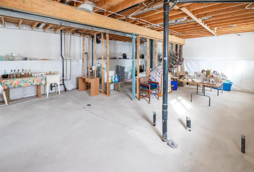 565 Trent, 2 Bedrooms Bedrooms, 8 Rooms Rooms,1 BathroomBathrooms,Residential,For Sale,Trent