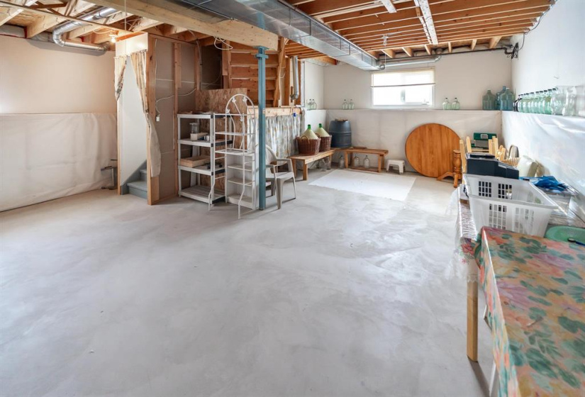 565 Trent, 2 Bedrooms Bedrooms, 8 Rooms Rooms,1 BathroomBathrooms,Residential,For Sale,Trent