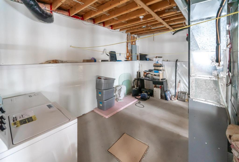 565 Trent, 2 Bedrooms Bedrooms, 8 Rooms Rooms,1 BathroomBathrooms,Residential,For Sale,Trent