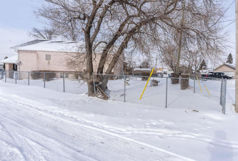 565 Trent, 2 Bedrooms Bedrooms, 8 Rooms Rooms,1 BathroomBathrooms,Residential,For Sale,Trent