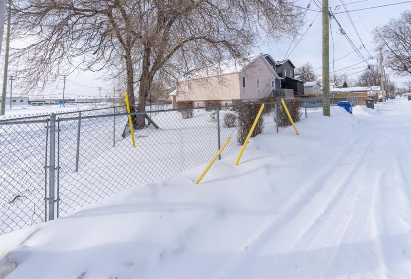 565 Trent, 2 Bedrooms Bedrooms, 8 Rooms Rooms,1 BathroomBathrooms,Residential,For Sale,Trent