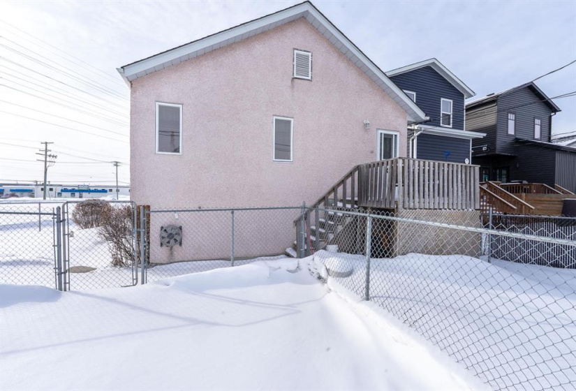 565 Trent, 2 Bedrooms Bedrooms, 8 Rooms Rooms,1 BathroomBathrooms,Residential,For Sale,Trent