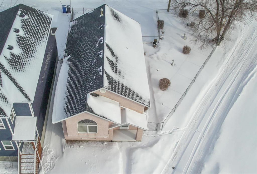 565 Trent, 2 Bedrooms Bedrooms, 8 Rooms Rooms,1 BathroomBathrooms,Residential,For Sale,Trent