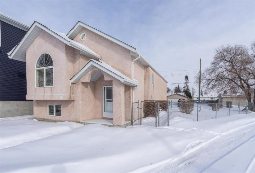 565 Trent, 2 Bedrooms Bedrooms, 8 Rooms Rooms,1 BathroomBathrooms,Residential,For Sale,Trent