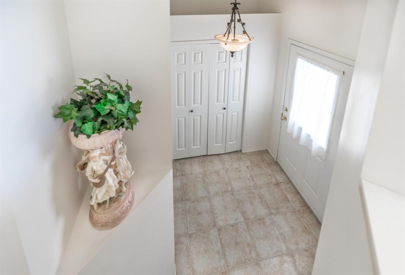 565 Trent, 2 Bedrooms Bedrooms, 8 Rooms Rooms,1 BathroomBathrooms,Residential,For Sale,Trent